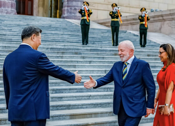 Presidente Lula e Xi Jinping, presidente da República Popular da China e a primeira-dama do Brasil, Janja