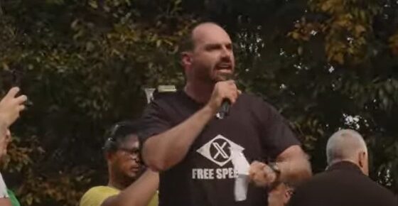 O deputado federal Eduardo Bolsonaro (PL-SP) durante discurso neste sábado, 7, na Avenida Paulista, em São Paulo