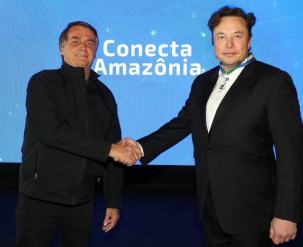 O presidente Jair Bolsonaro e o bilionário Elon Musk, em Porto Feliz - 20/05/2022