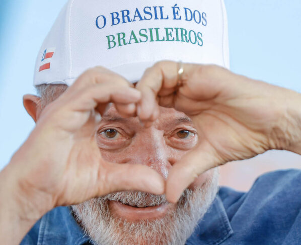 Lula durante cerimônia de anúncios relativos à segurança hídrica da Bahia, em Paramirim (BA)