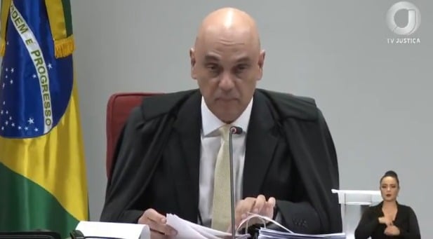 O ministro Alexandre de Moraes que, em tom de brincadeira, foi convidado por Bolsonaro para ser vice na candidatura à Presidência da República, em 2026: 'piada de efeito', diz jurista